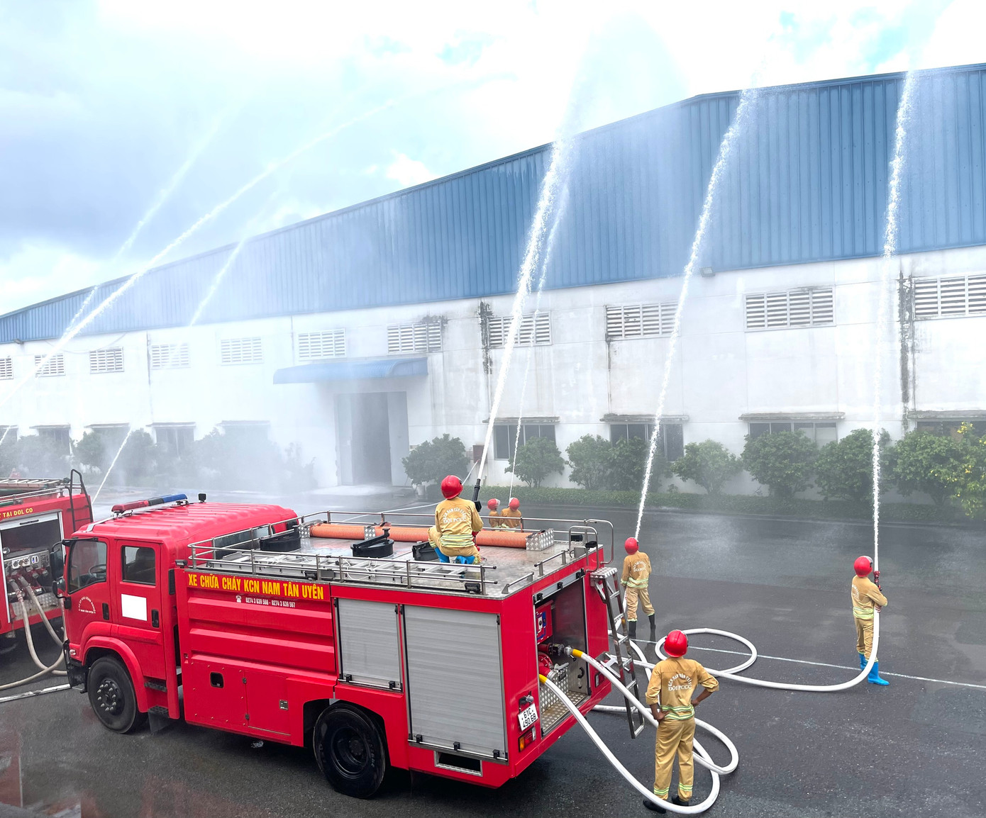 Diễn tập phòng cháy chữa cháy tại Bình Dương Diễn tập phòng cháy chữa cháy tại Bình Dương