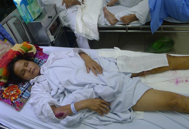 Chị Phiếu đang nằm trên giường bệnh