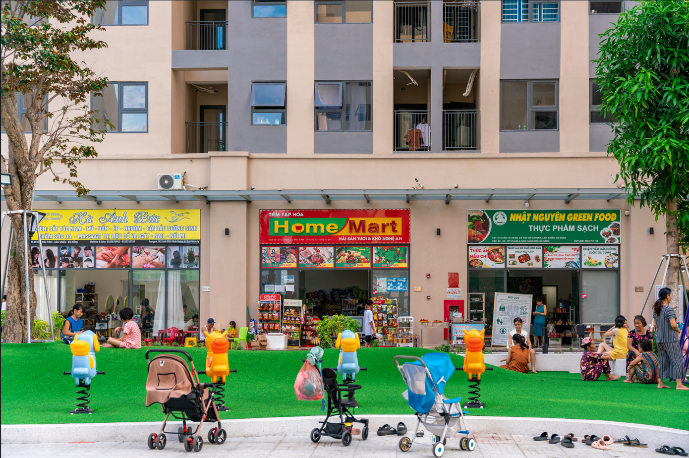 Một góc dãy phố thương mại – dịch vụ phục vụ đời sống cư dân tại The Ori Garden (Ảnh: The Ori Garden)