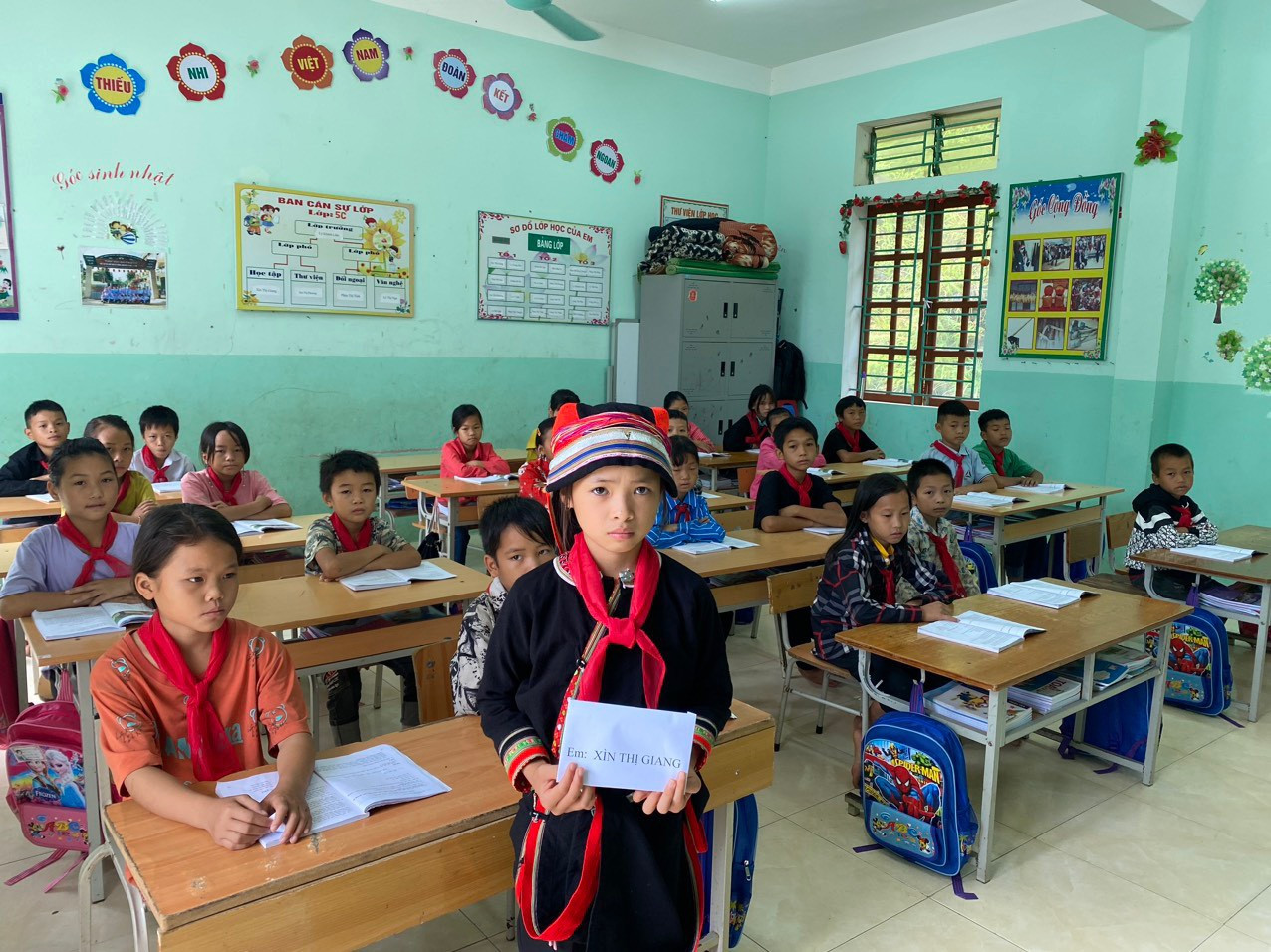 Em Xìn Thị Giang, lớp 5C trường Ngam La Em Xìn Thị Giang, lớp 5C trường Ngam La