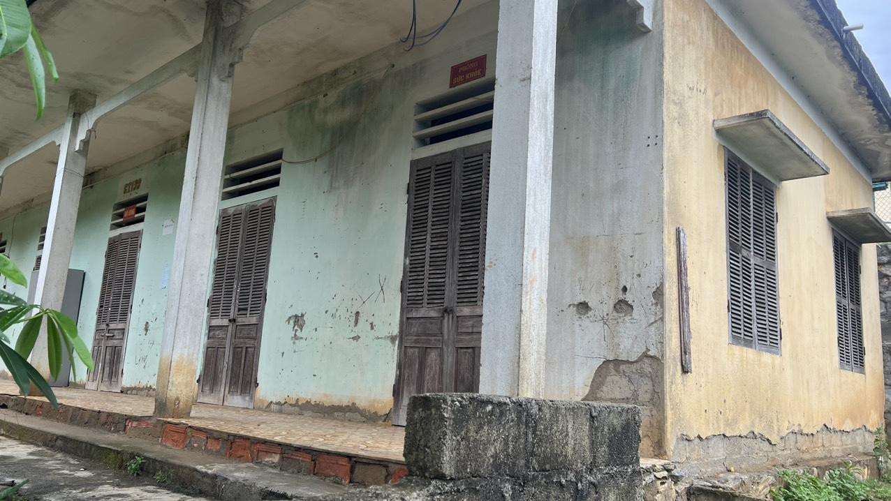 Khu nhà lưu trú cho các em học sinh Ngam La đã xuống cấp trầm trọng Khu nhà lưu trú cho các em học sinh Ngam La đã xuống cấp trầm trọng