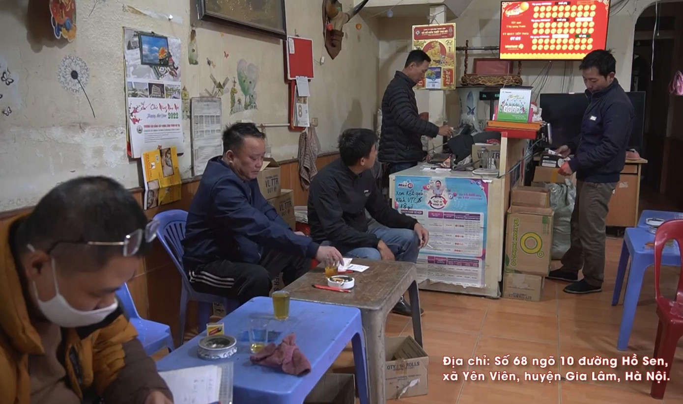 Đối với ông Sinh, việc mở điểm bán Vietlott là lựa chọn phù hợp với sức lao động của mình. Đối với ông Sinh, việc mở điểm bán Vietlott là lựa chọn phù hợp với sức lao động của mình.