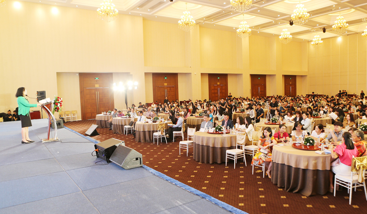 Dưới sự chủ trì của chủ tịch Hội Tai Mũi Họng Việt Nam, Hội thảo đã thu hút sự tham gia của gần 600 đại biểu là các bác sĩ và dược sĩ để cùng lắng nghe thông tin, kinh nghiệm từ các chuyên gia đầu ngành trong lĩnh vực TMH.