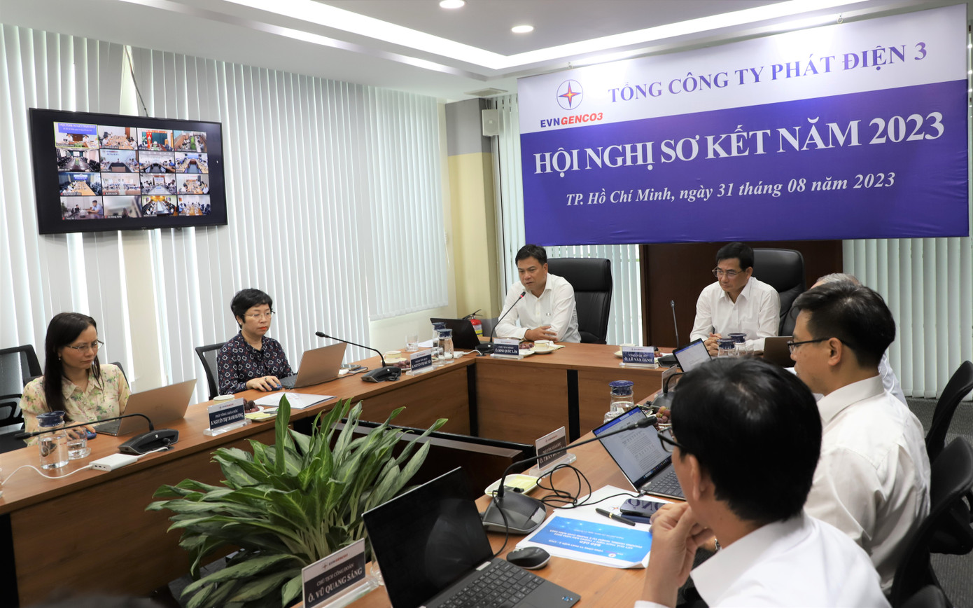 Ông Đinh Quốc Lâm – Bí thư Đảng ủy, Chủ tịch HĐQT EVNGENCO3 phát biểu chỉ đạo tại Hội nghị Ông Đinh Quốc Lâm – Bí thư Đảng ủy, Chủ tịch HĐQT EVNGENCO3 phát biểu chỉ đạo tại Hội nghị