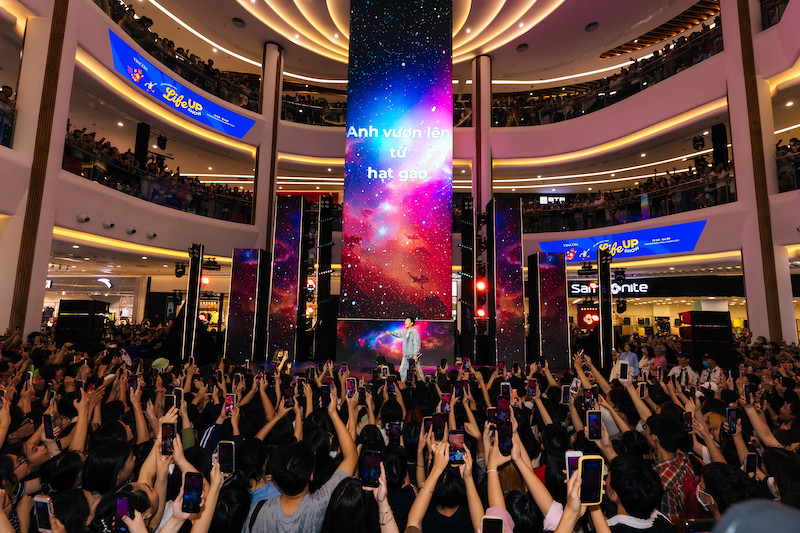 Mikelodic lần đầu tiên biểu diễn bài hát “Về Quê” - bản hit làm mưa làm gió suốt thời gian qua trong chương trình Rap Việt Mùa 3