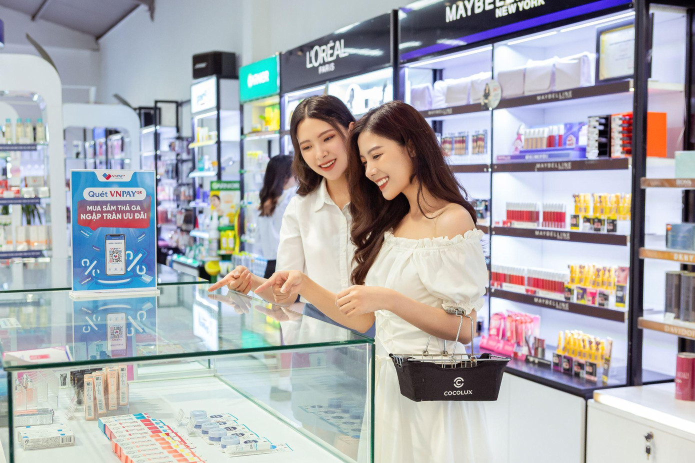 Thỏa thích mua sắm tại vô vàn thương hiệu với nhiều ưu đãi “hot” cùng VNPAY