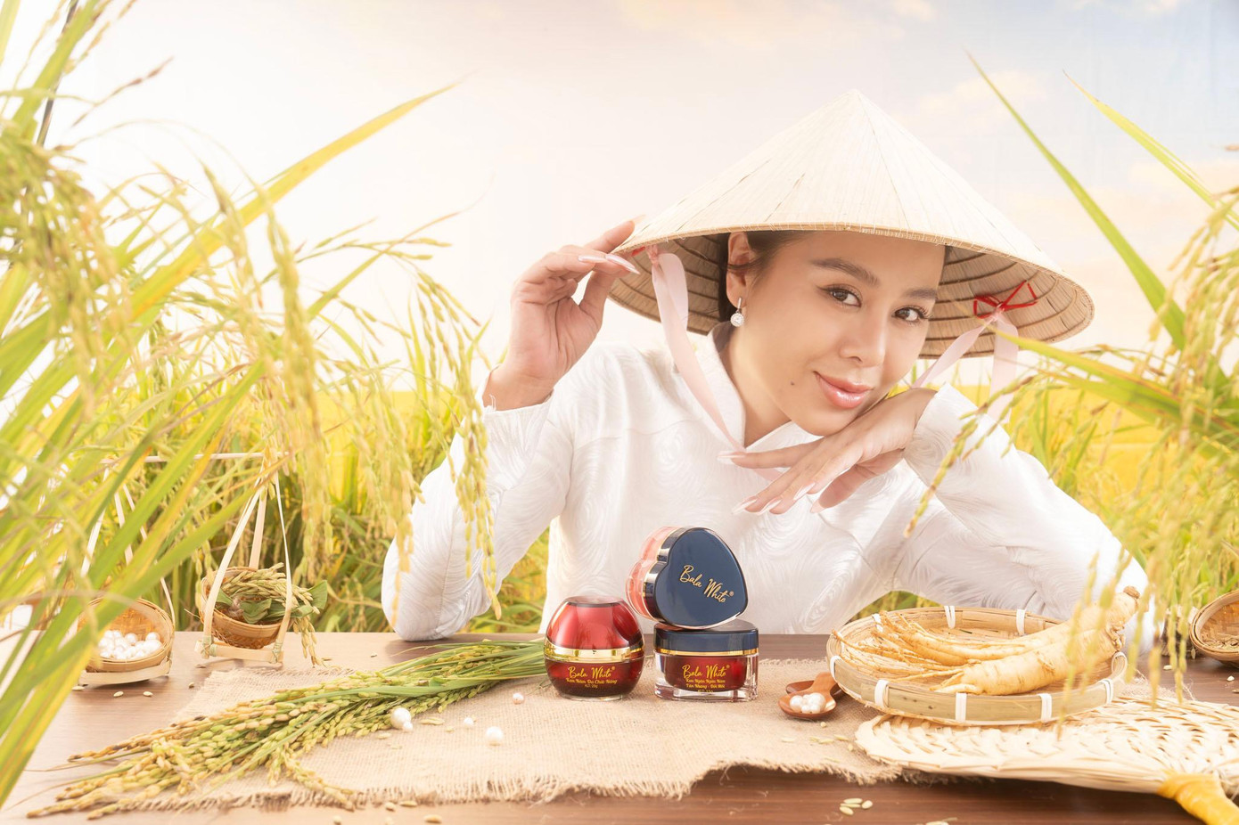 Nam Thư và bộ sản phẩm Bala White Nam Thư và bộ sản phẩm Bala White