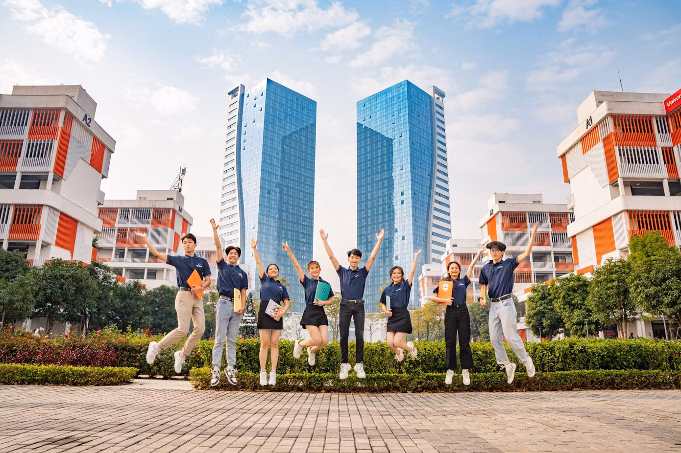 Trường Đại học Phenikaa với 5 năm trong lĩnh vực giáo dục, là điểm đến sáng cho thí sinh.