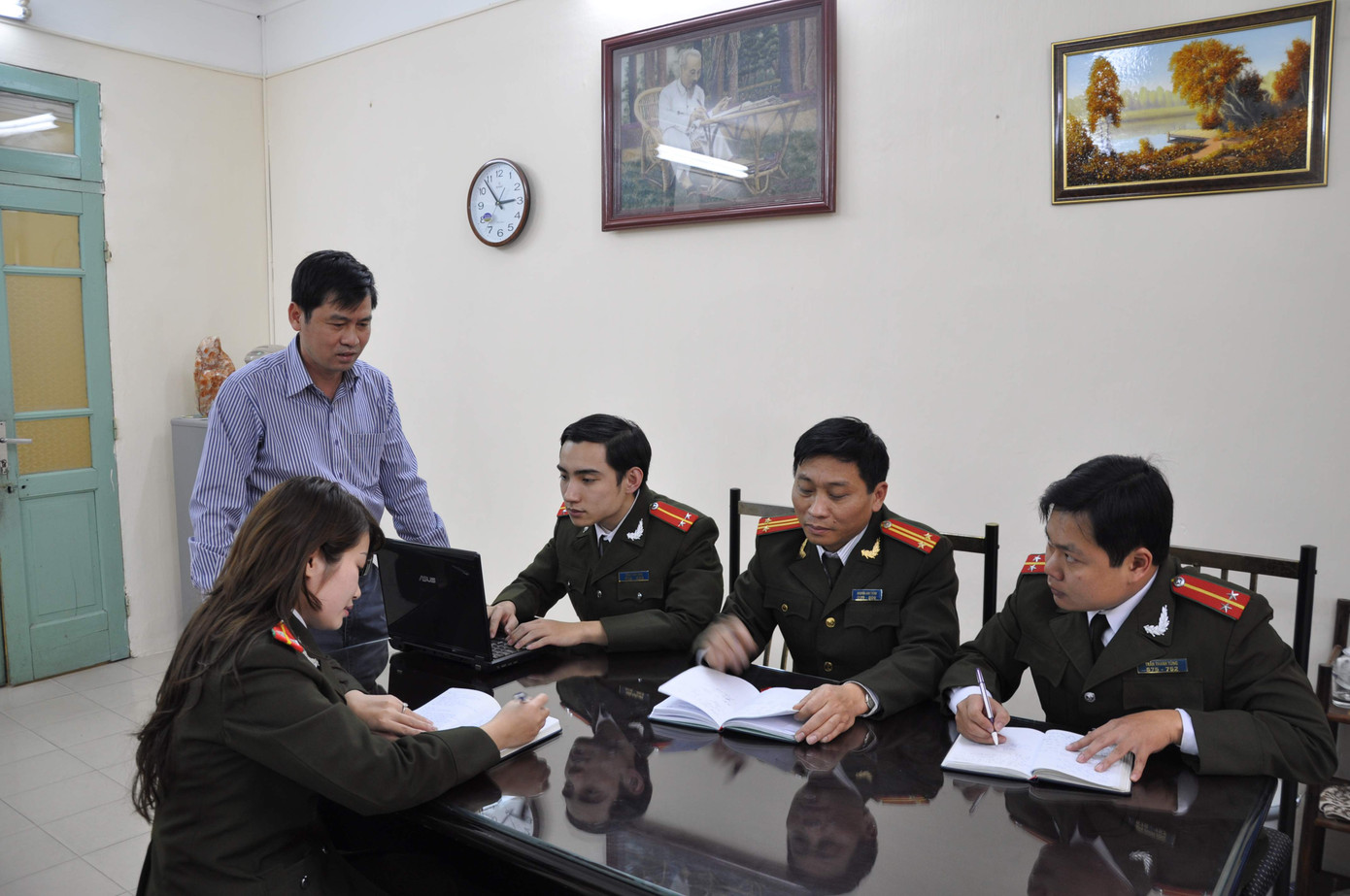 Họp bàn triển khai kế hoạch công tác