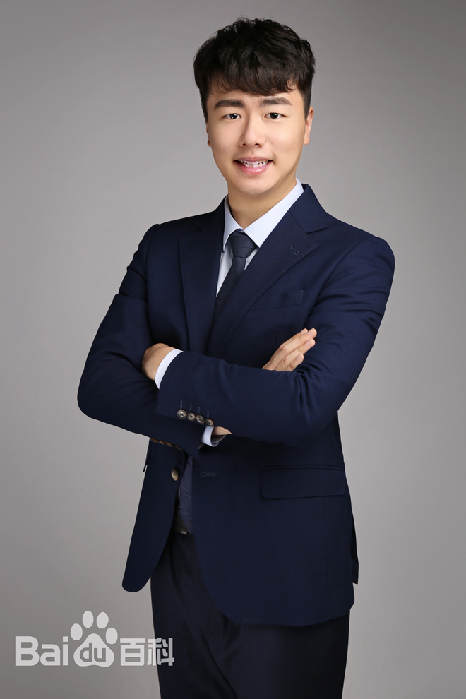 Hàn Bằng Thành 27 tuổi, thạc sĩ kép duy nhất của Viện Công nghệ Massachusetts (MIT). Ảnh: Baidu Hàn Bằng Thành 27 tuổi, thạc sĩ kép duy nhất của Viện Công nghệ Massachusetts (MIT). Ảnh: Baidu