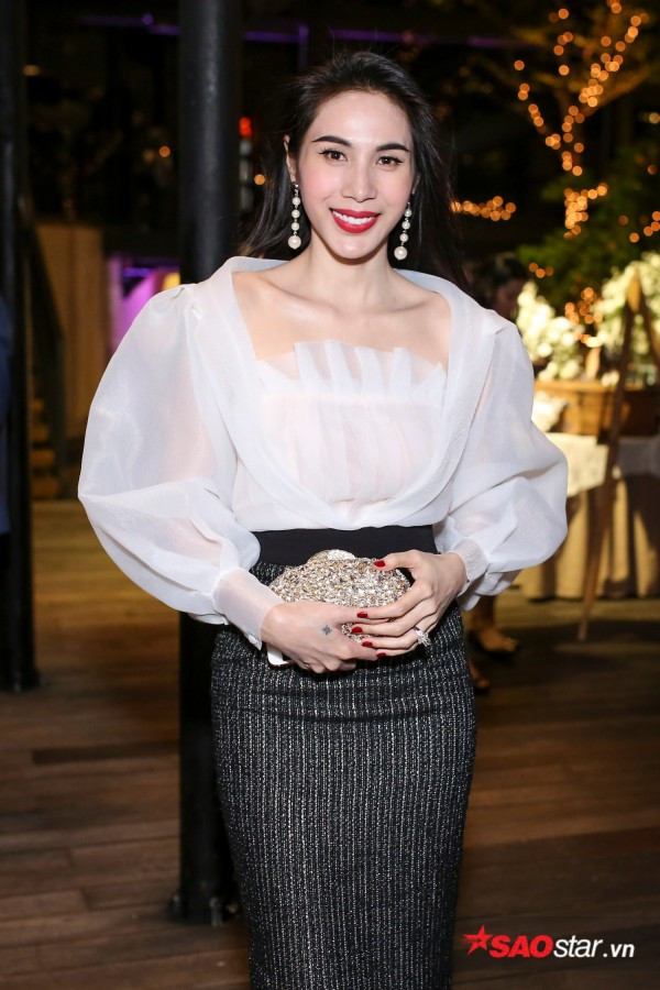 Bên nhau gần 10 năm, Thủy Tiên và Công Vinh vẫn ngọt ngào thế này! ảnh 3