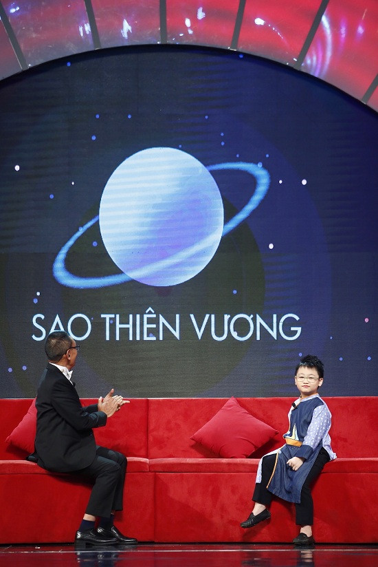 Lại Văn Sâm trầm trồ thán phục cô bé người Mỹ 'bẻ' ngược người ảnh 2