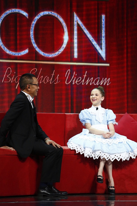 Lại Văn Sâm trầm trồ thán phục cô bé người Mỹ 'bẻ' ngược người ảnh 1