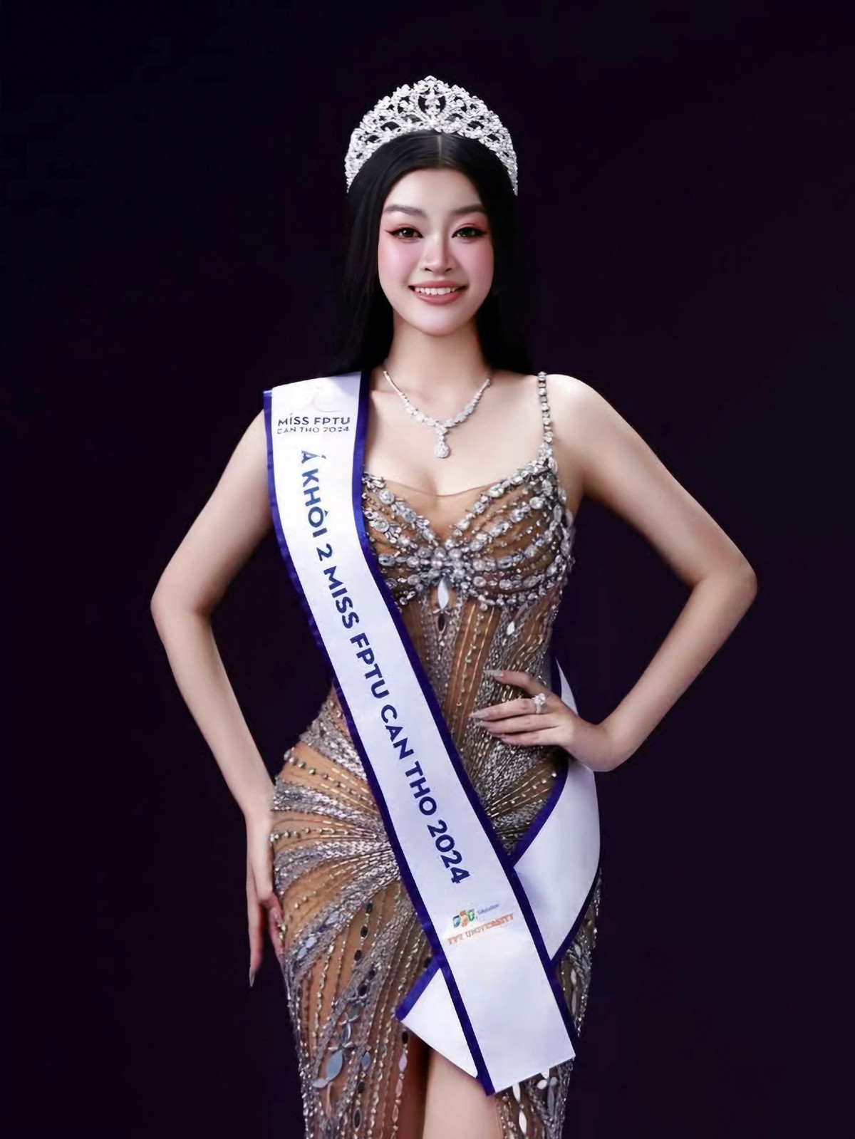 Với sự nỗ lực không ngừng nghỉ, Phương Anh đã xuất sắc giành được danh hiệu Á khôi 2 Miss FPTU Cần Thơ 2024,cùng nhiều giải thưởng phụ khác. Với sự nỗ lực không ngừng nghỉ, Phương Anh đã xuất sắc giành được danh hiệu Á khôi 2 Miss FPTU Cần Thơ 2024,cùng nhiều giải thưởng phụ khác.