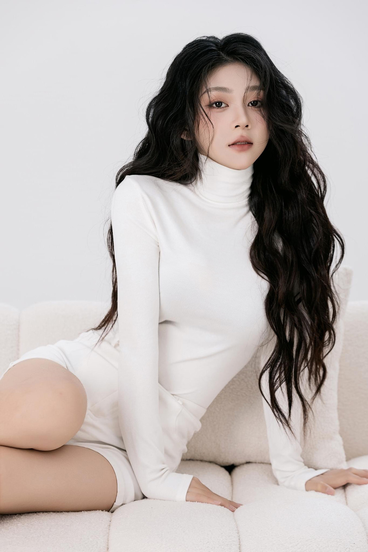 Với tinh thần nỗ lực không ngừng và quyết tâm vượt qua mọi thử thách, Mai Hương đã từng bước khẳng định bản thân và có chỗ đứng trong nghề.