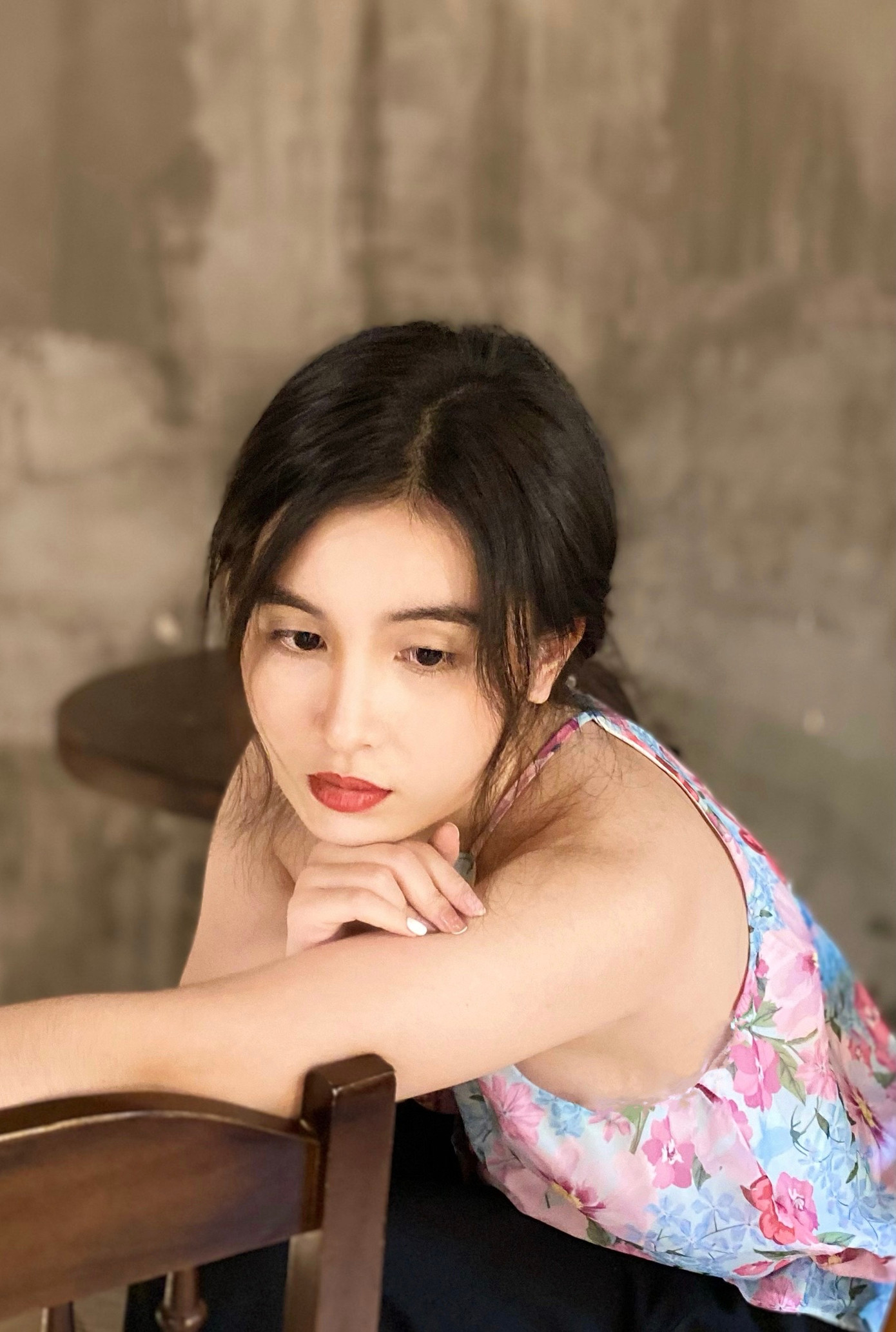 Dù gặp nhiều khó khăn, cùng sự ngăn cản của gia đình, tuy nhiên đến hiện tại, Kim Khánh đã dần thực hiện hóa được ước mơ, ngày càng hoàn thiện bản thân theo đuổi nghệ thuật.