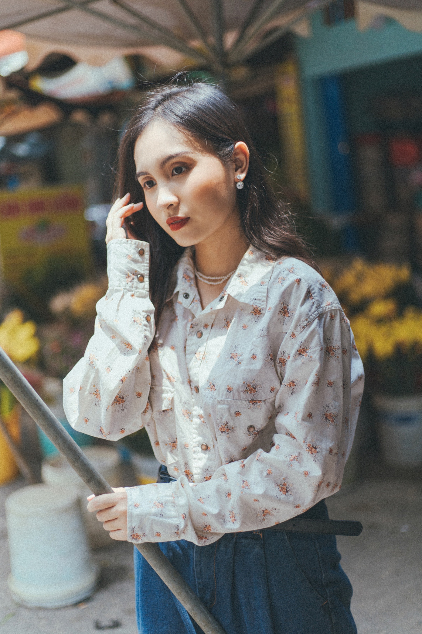 Bên cạnh công việc học, Kim Khánh còn là một gia sư dạy Tiếng Anh.