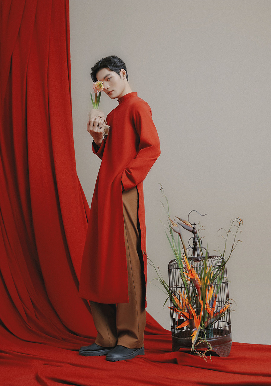 Qua bộ ảnh, Kira mong muốn đem đến cho mọi người một không khí Tết vừa có chút cổ xưa, vừa có phần trẻ trung, năng động, hơi hướng hiện đại. Qua bộ ảnh, Kira mong muốn đem đến cho mọi người một không khí Tết vừa có chút cổ xưa, vừa có phần trẻ trung, năng động, hơi hướng hiện đại.