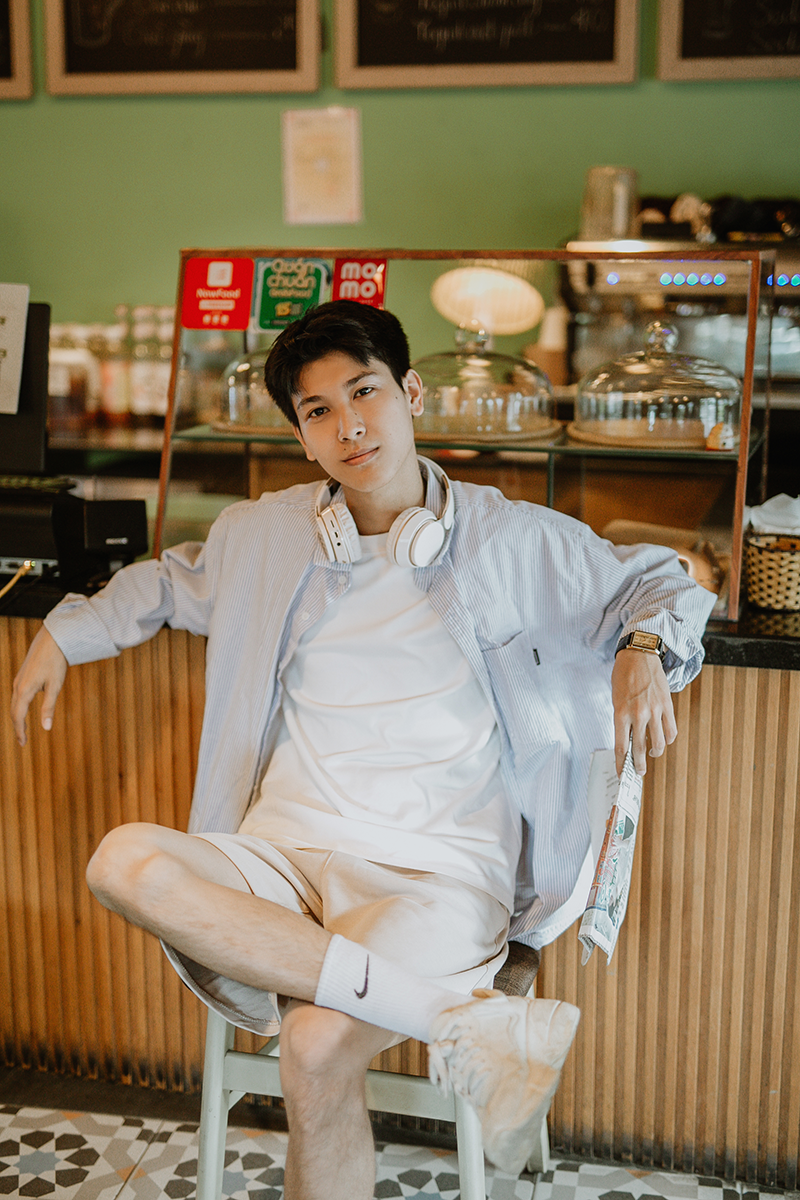 Không tự nhận bản thân là một “kiến trúc sư” mà chỉ đơn giản là "người thiết kế kiến trúc", Việt Anh vẫn đang nỗ lực để vươn tới được danh xưng danh giá này. Không tự nhận bản thân là một “kiến trúc sư” mà chỉ đơn giản là "người thiết kế kiến trúc", Việt Anh vẫn đang nỗ lực để vươn tới được danh xưng danh giá này.