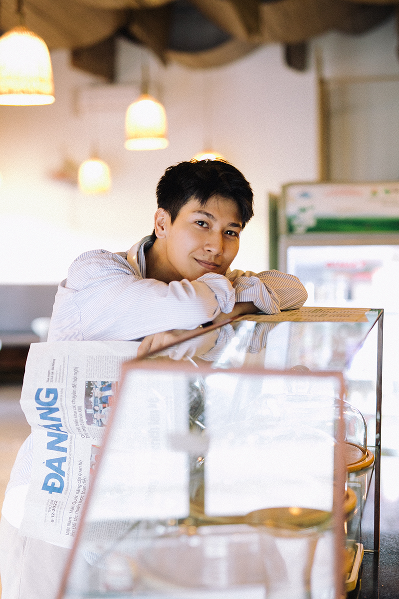 Phan Thanh Việt Anh (sinh năm 1996) hiện đang là một thiết kế trẻ sinh sống và làm việc tại Hà Nội. Phan Thanh Việt Anh (sinh năm 1996) hiện đang là một thiết kế trẻ sinh sống và làm việc tại Hà Nội.