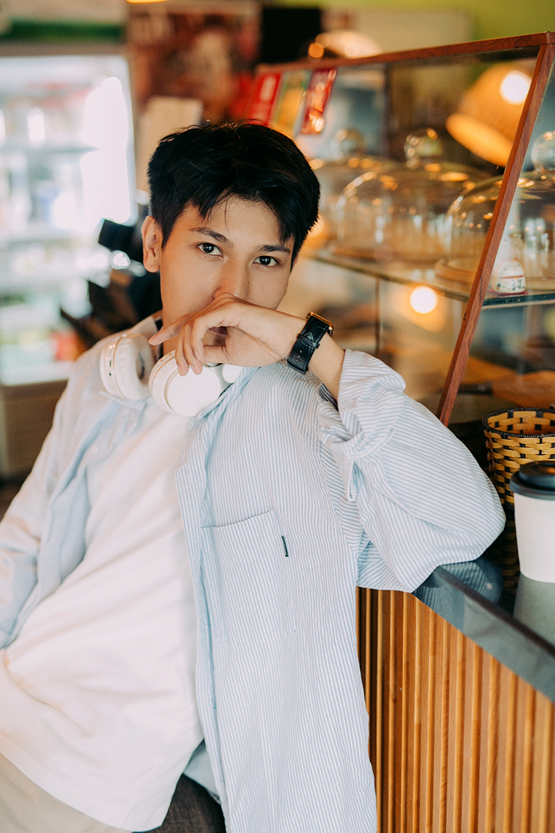 Song hành với kiến trúc, Việt Anh còn được biết đến với vai trò là một người mẫu. Song hành với kiến trúc, Việt Anh còn được biết đến với vai trò là một người mẫu.