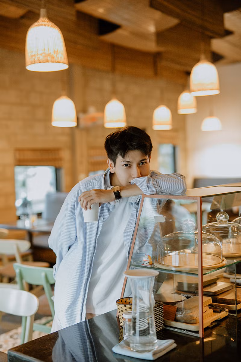 Việt Anh từng là một trong những thành viên trẻ tuổi nhất trong ban thiết kế của tập đoàn Sunshine, được đảm nhận nhiều dự án lớn.