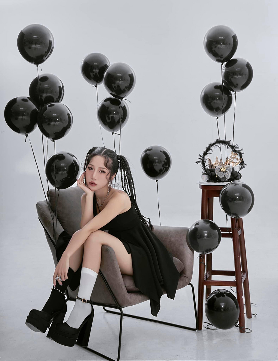 Khánh Linh từng tham gia với vai trò là Ban Giám khảo, trọng tài, huấn luyện viên của rất nhiều giải vũ đạo, hay là KOL cho nhiều game cổ trang, cosplay.