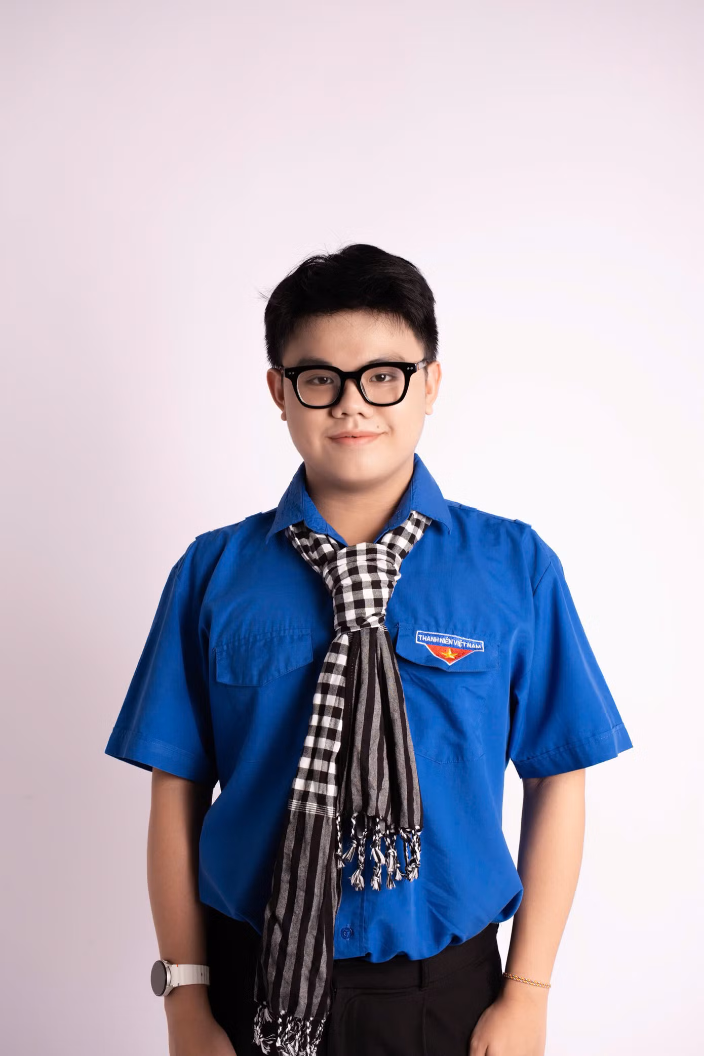 Nguyễn Lê Anh Tuấn (sinh năm 2003) là sinh viên năm cuối khoa Quan hệ Công chúng và Truyền thông của trường Đại học Văn Lang. Nguyễn Lê Anh Tuấn (sinh năm 2003) là sinh viên năm cuối khoa Quan hệ Công chúng và Truyền thông của trường Đại học Văn Lang.