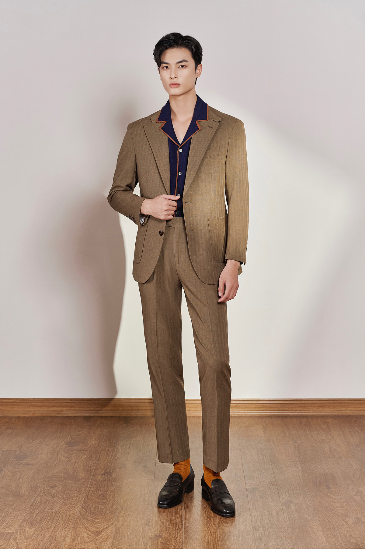 Từ một chàng trai không có định hướng rõ ràng về nghề nghiệp, Hoàng Vũ dần khắc phục được điểm yếu, tiến bộ hơn từng ngày và tự tin sải bước trên sàn catwalk.