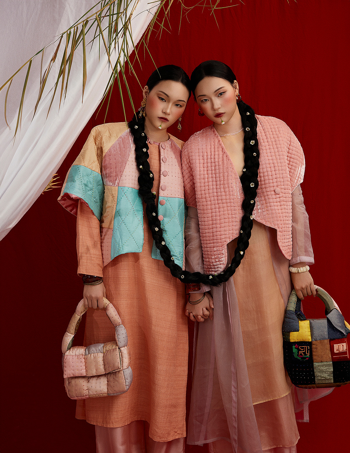 Thảo Ngọc và Thảo Anh đang là sinh viên trường Đại học Sư phạm Nghệ thuật Trung ương.