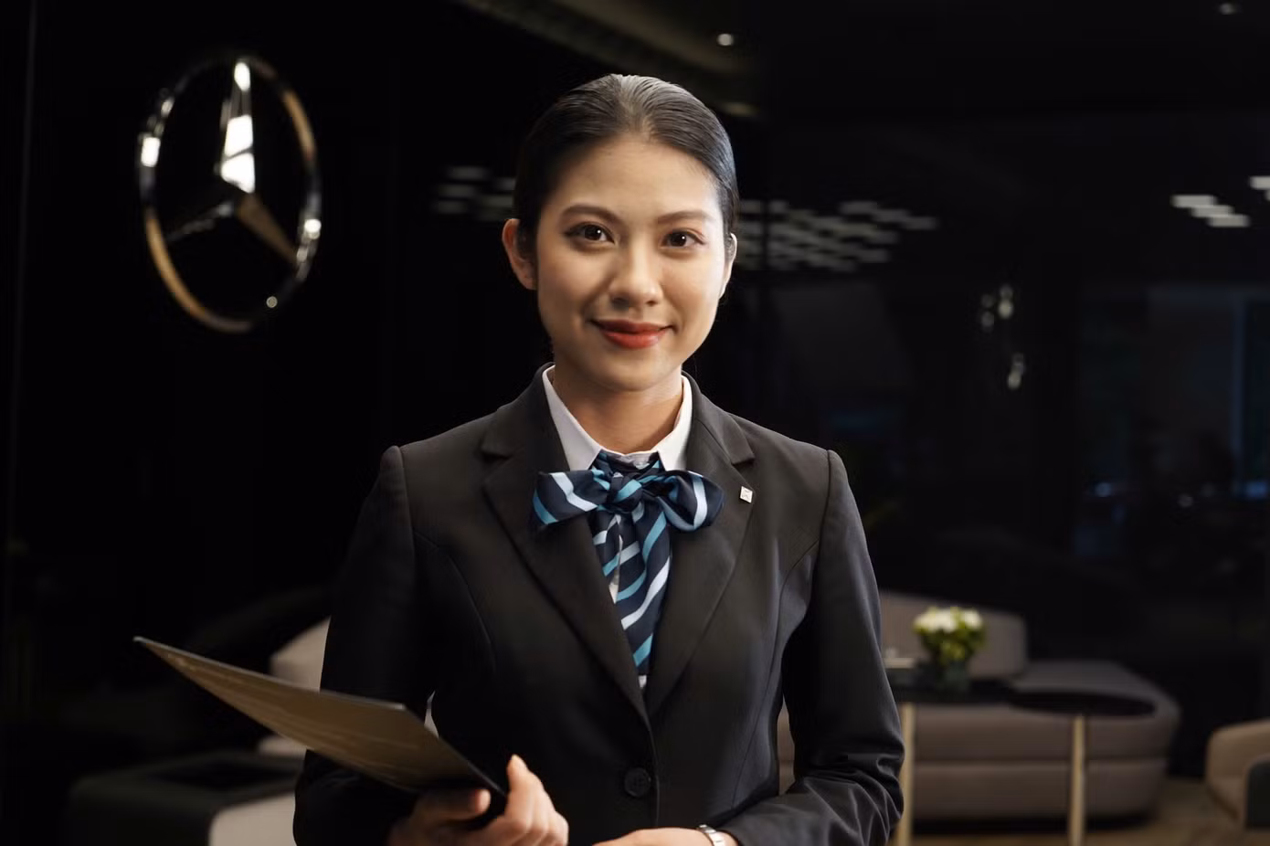 Nguyễn Thị Hải Hà tốt nghiệp thạc sĩ Sinh học tại trường Đại học Khoa học Tự nhiên, Giám đốc truyền thông 2 thương hiệu dược mỹ phẩm, đồng thời là MC, diễn viên TVC.