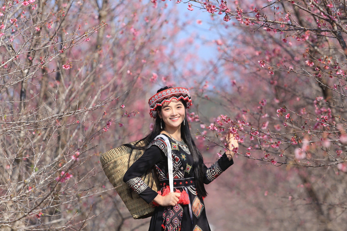 Lang Thúy Thảo (sinh năm 2003, quê Thanh Hóa) được biết đến với ngôi vị Á khôi 2 Hoa khôi Siêu quốc gia Việt Nam 2024. Lang Thúy Thảo (sinh năm 2003, quê Thanh Hóa) được biết đến với ngôi vị Á khôi 2 Hoa khôi Siêu quốc gia Việt Nam 2024.