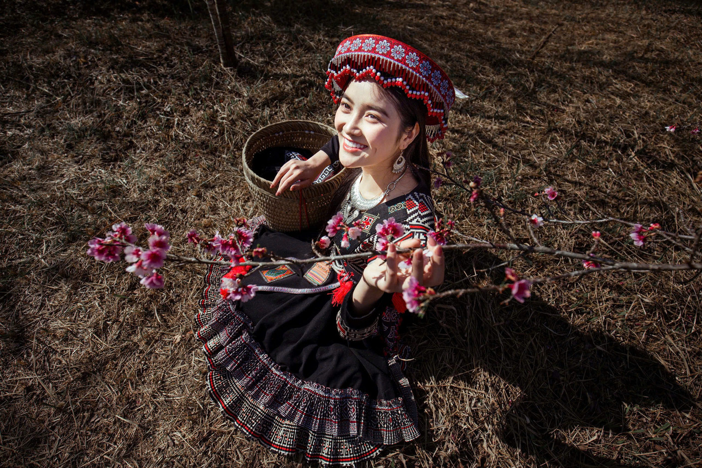 Niềm hạnh phúc khi được giúp đỡ người khác đã mang đến cho Lang Thảo những trải nghiệm quý báu, khẳng định ý nghĩa của sự sẻ chia trong cuộc sống. Niềm hạnh phúc khi được giúp đỡ người khác đã mang đến cho Lang Thảo những trải nghiệm quý báu, khẳng định ý nghĩa của sự sẻ chia trong cuộc sống.