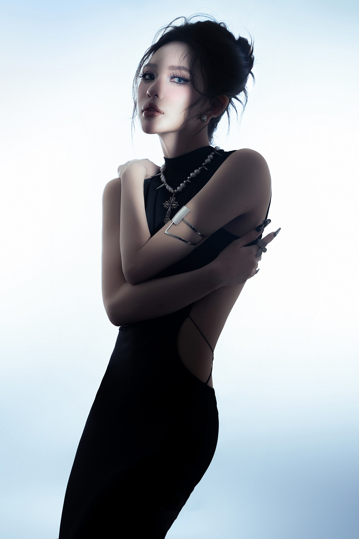 Bắt đầu đến với nghề người mẫu ảnh từ năm thứ hai đại học, ban đầu Thùy Trang chỉ nhận được mức cát-xê rất thấp, thậm chí là không có. Bắt đầu đến với nghề người mẫu ảnh từ năm thứ hai đại học, ban đầu Thùy Trang chỉ nhận được mức cát-xê rất thấp, thậm chí là không có.