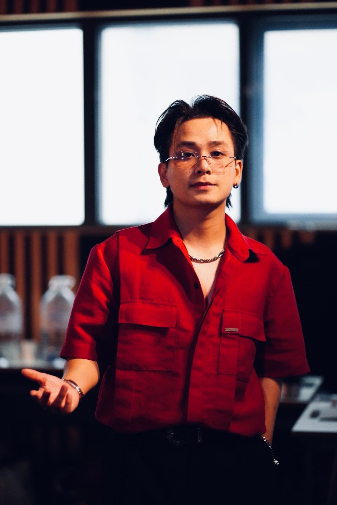 Trải qua biến cố lớn, Đức Mạnh nhận ra rằng, khi cánh cửa này đóng lại, thì cánh cửa khác sẽ mở ra. Trải qua biến cố lớn, Đức Mạnh nhận ra rằng, khi cánh cửa này đóng lại, thì cánh cửa khác sẽ mở ra.