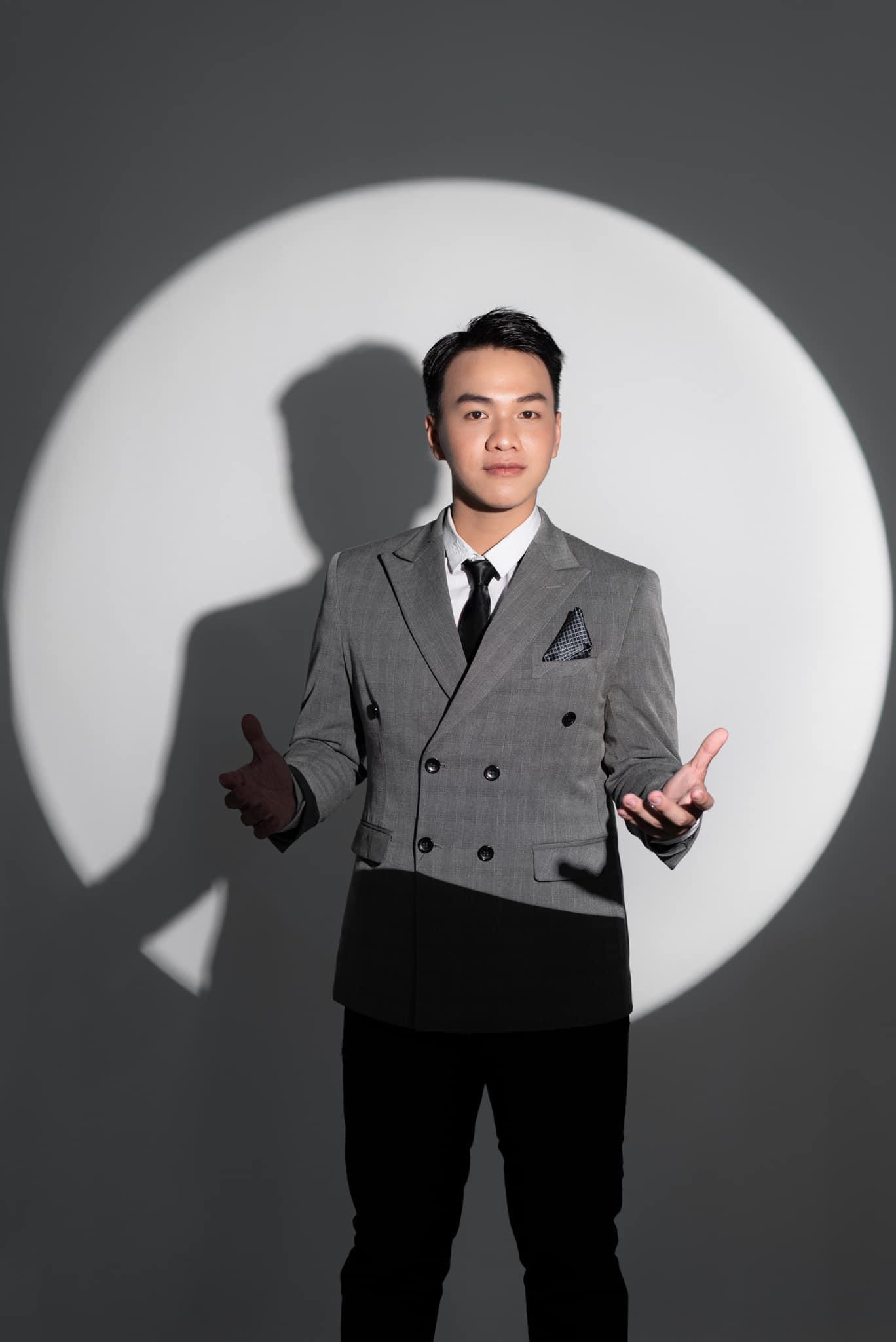 Bên cạnh công việc học, Thanh An còn là người dẫn chương trình tự do. Bên cạnh công việc học, Thanh An còn là người dẫn chương trình tự do.