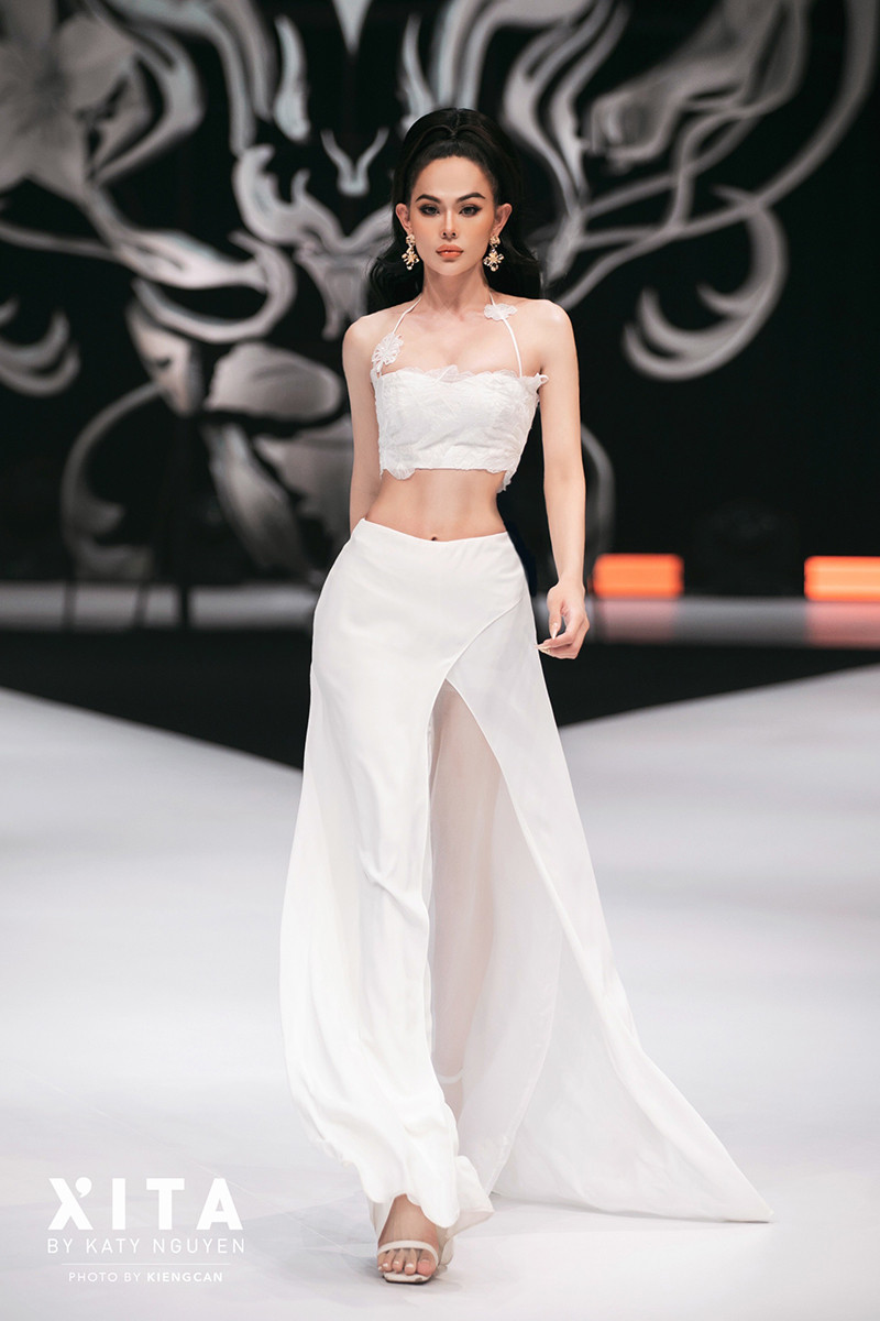 Với sự cố gắng nỗ lực không ngừng nghỉ của bản thân, Khiết Anh ngày càng có những bước tiến rõ rệt trong sự nghiệp.