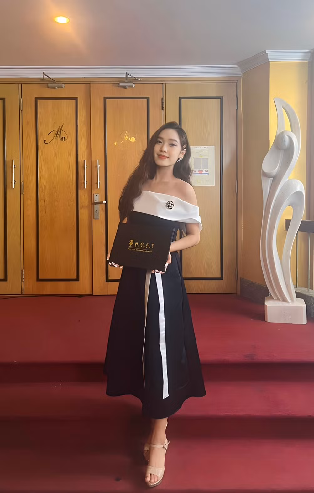 Với ý chí không chịu khuất phục, từ những “lần đầu” ấy đã tạo nên một Kim Loan của ngày hôm nay. Với ý chí không chịu khuất phục, từ những “lần đầu” ấy đã tạo nên một Kim Loan của ngày hôm nay.