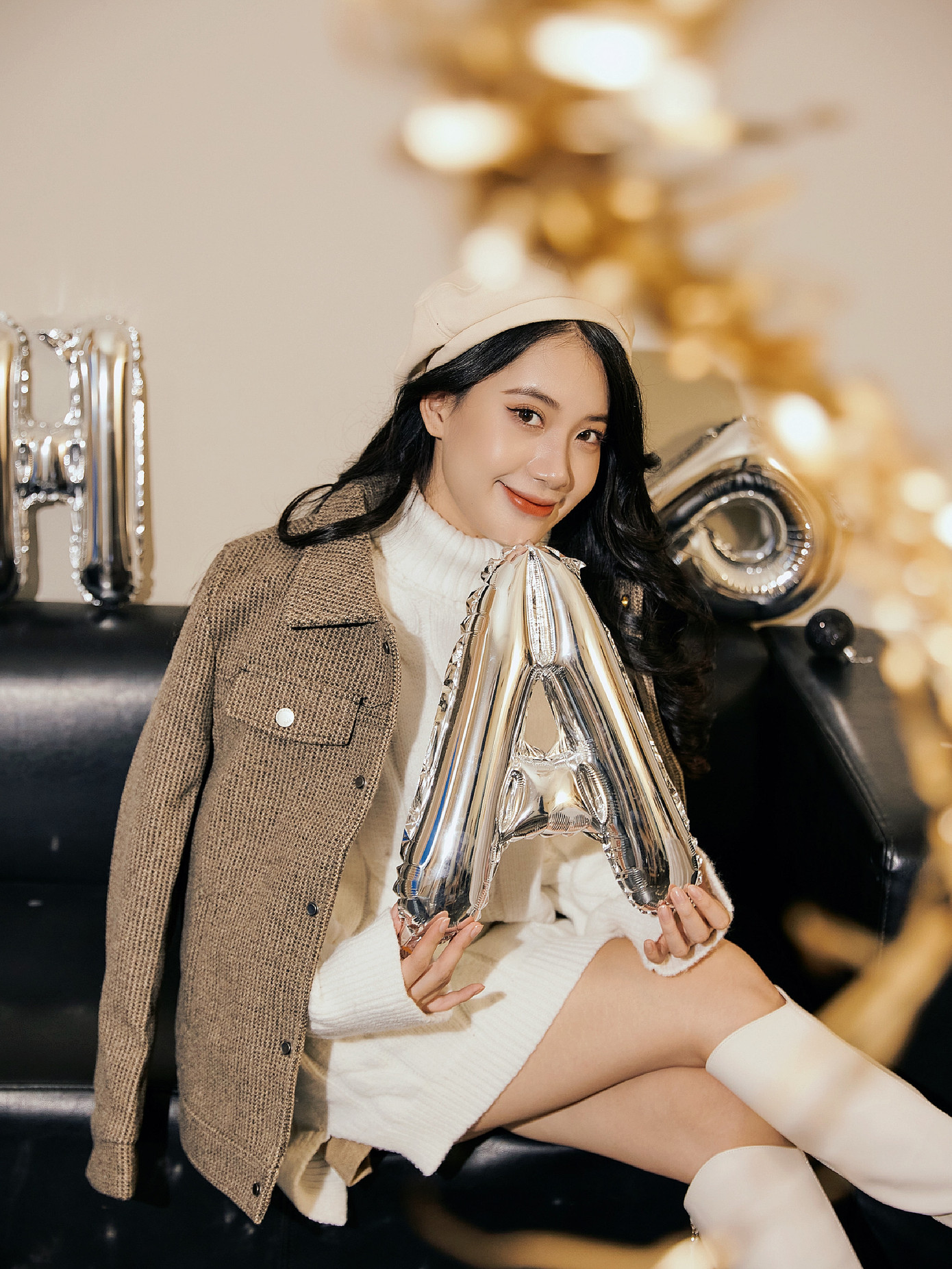 Ánh Chi muốn tận dụng thời gian và năng lượng của bản thân để mỗi phút giây đều trở nên đặc biệt. Ánh Chi muốn tận dụng thời gian và năng lượng của bản thân để mỗi phút giây đều trở nên đặc biệt.