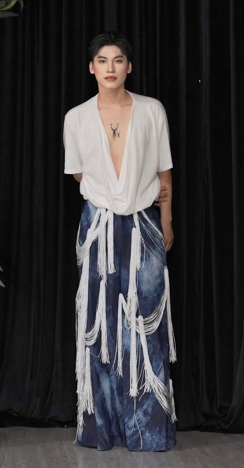 Tấn Hậu ấp ủ khát vọng được sống trọn vẹn với nghề, được hóa thân vào những nhân vật đa dạng, mang đến cho khán giả những cung bậc cảm xúc chân thật nhất.