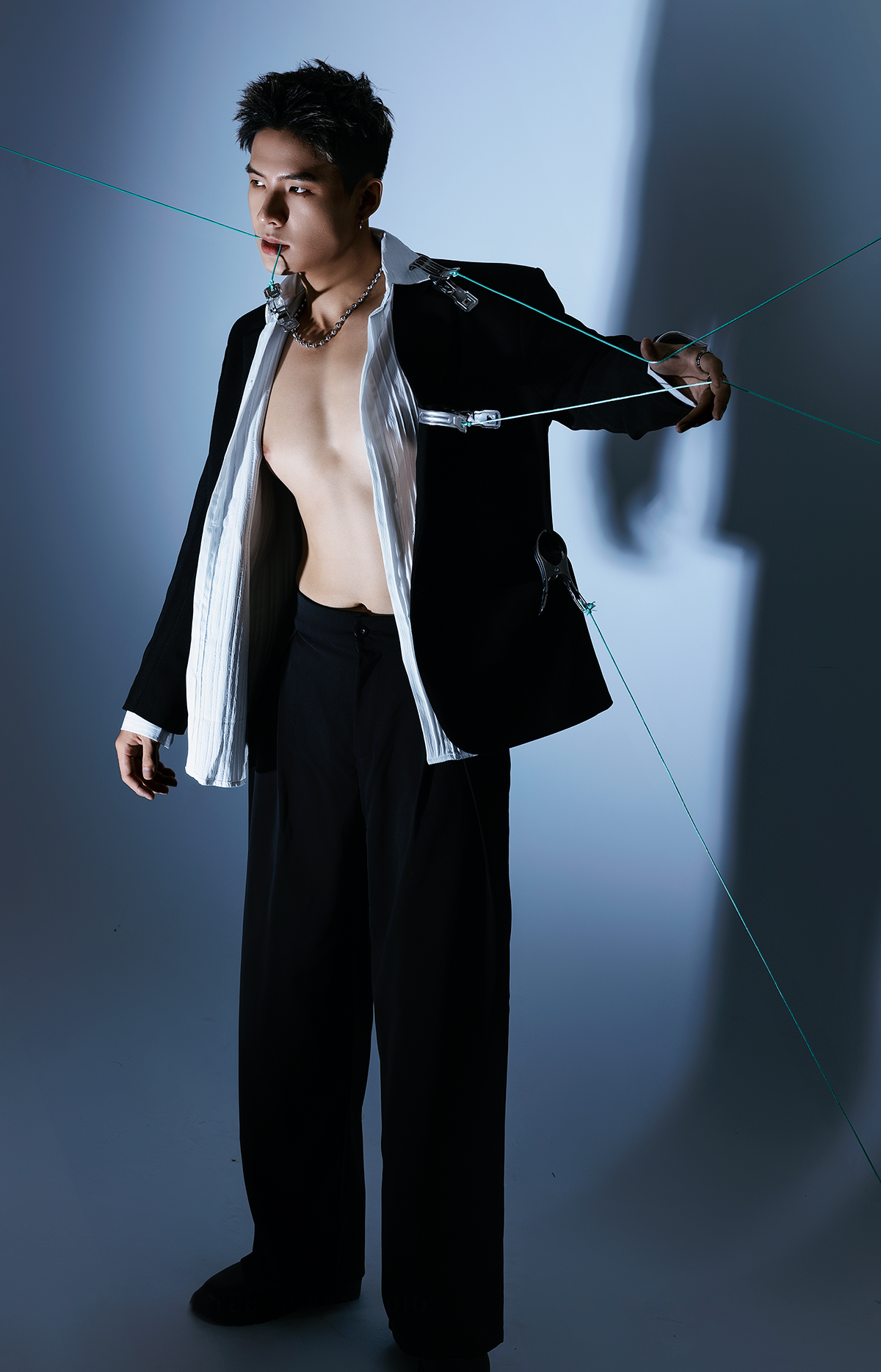 Sau khi tốt nghiệp, Đức Duy rẽ hướng theo đuổi con đường người mẫu ảnh, diễn viên và là một nhiếp ảnh gia tự do.