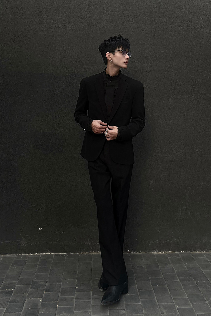 Thuộc thế hệ Gen Z năng động, dám nghĩ dám làm, Minh Hưng luôn khao khát được chinh phục lĩnh vực thời trang, chứng minh chất riêng của bản thân.