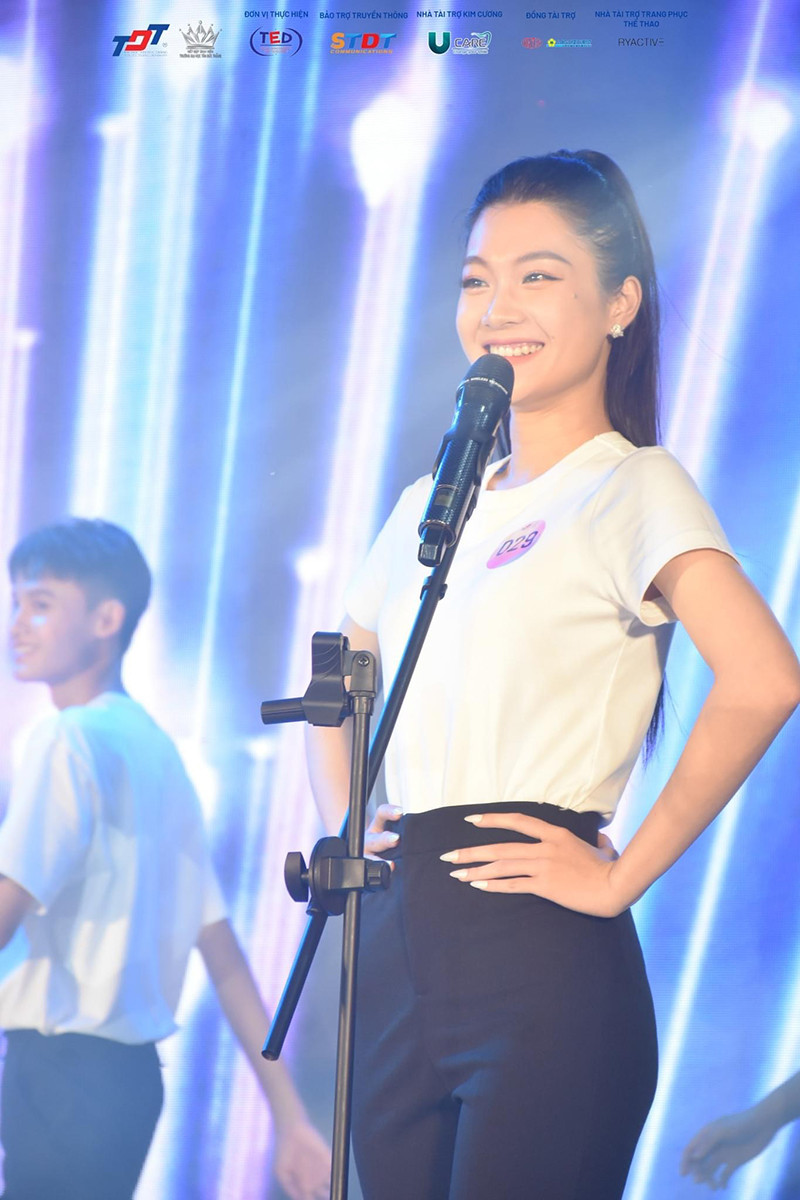 Tiểu Phụng đang nằm trong Top 20 thí sinh vào chung kết cuộc thi Nét đẹp Sinh viên TDTU mùa 4.