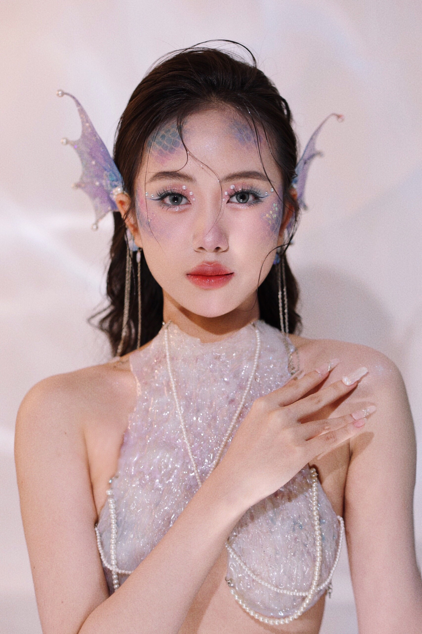 Lê Trà Thu Thủy (sinh năm 2005) đang là sinh viên chuyên ngành Diễn viên kịch – điện ảnh, truyền hình của trường Đại học Sân khấu – Điện ảnh TP.HCM.