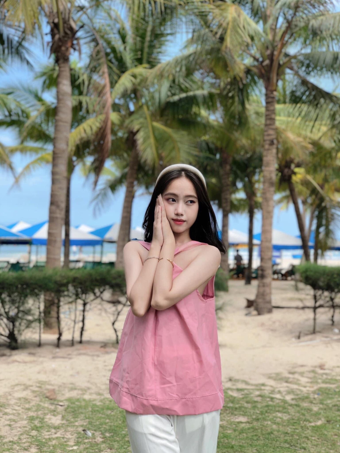 Lựa chọn gạt bỏ hết những lời nói không hay và âm thầm nỗ lực, Thu Thủy đã quyết tâm thi đỗ được vào ngôi trường mơ ước, khẳng định bản thân, từng bước chinh phục đam mê.