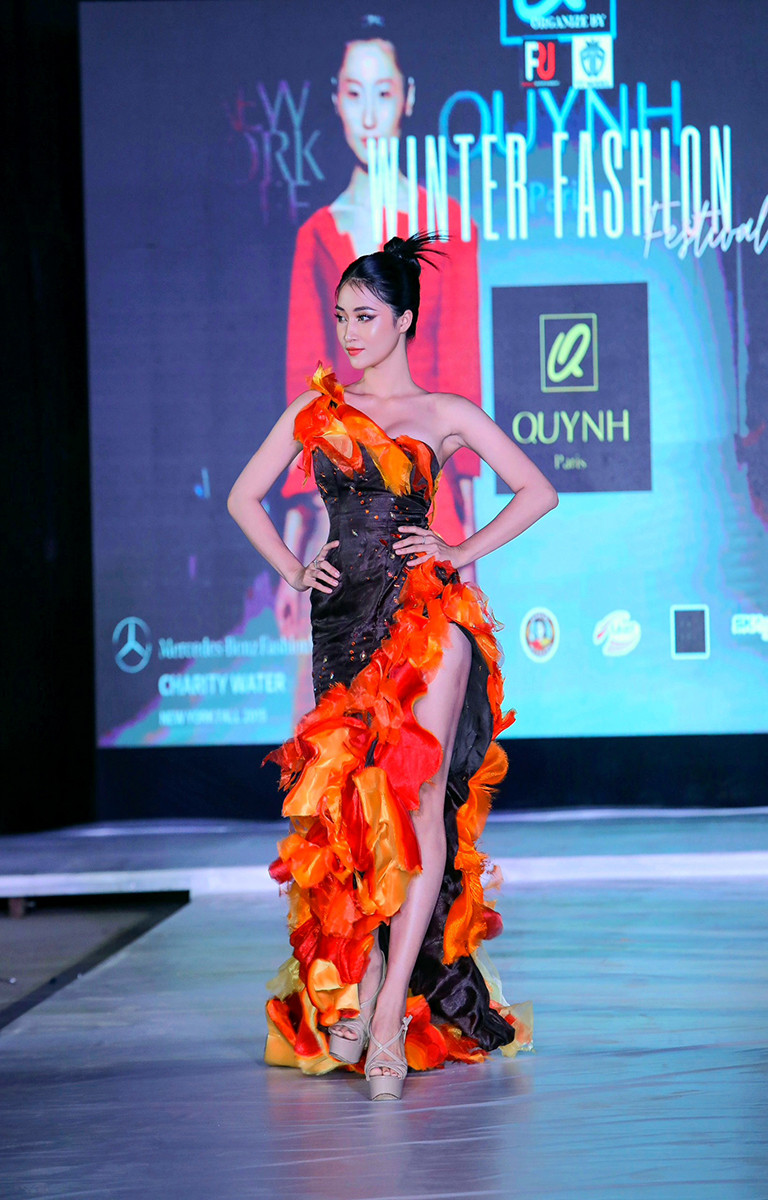 Trước khi đến nghề người mẫu, Tú Hảo từng là một người khá rụt rè, ít nói, sợ đám đông và tự ti về ngoại hình của bản thân. Trước khi đến nghề người mẫu, Tú Hảo từng là một người khá rụt rè, ít nói, sợ đám đông và tự ti về ngoại hình của bản thân.