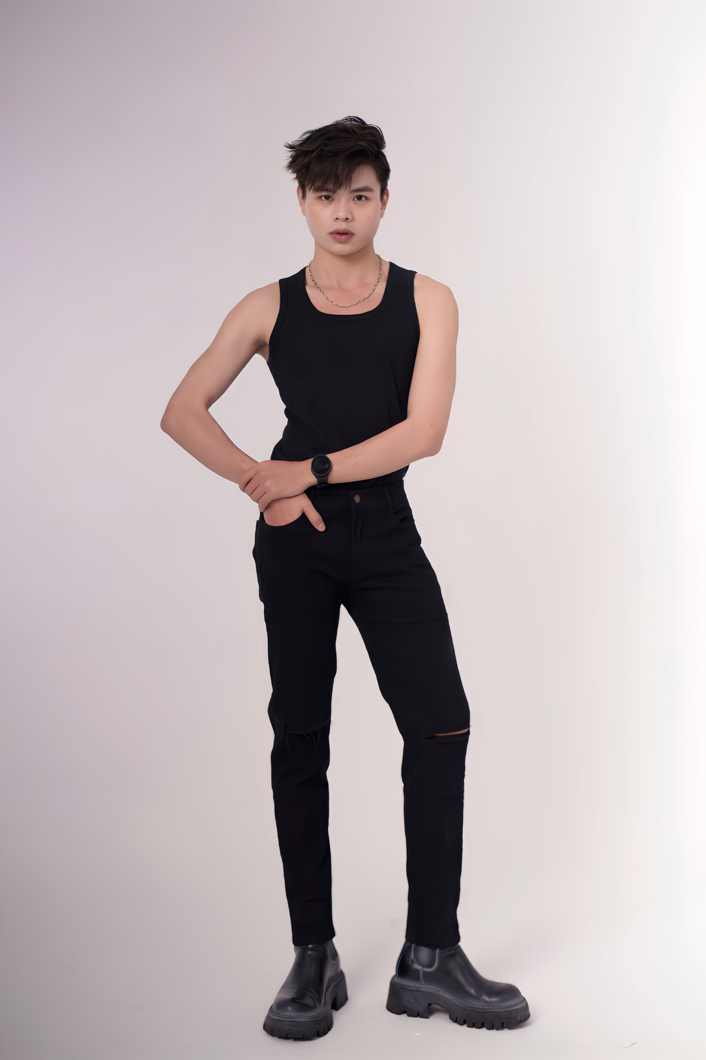 Qua câu chuyện của bản thân, Ricmin Hoàng cũng đưa ra lời cảnh tỉnh cho các bạn trẻ. Qua câu chuyện của bản thân, Ricmin Hoàng cũng đưa ra lời cảnh tỉnh cho các bạn trẻ.