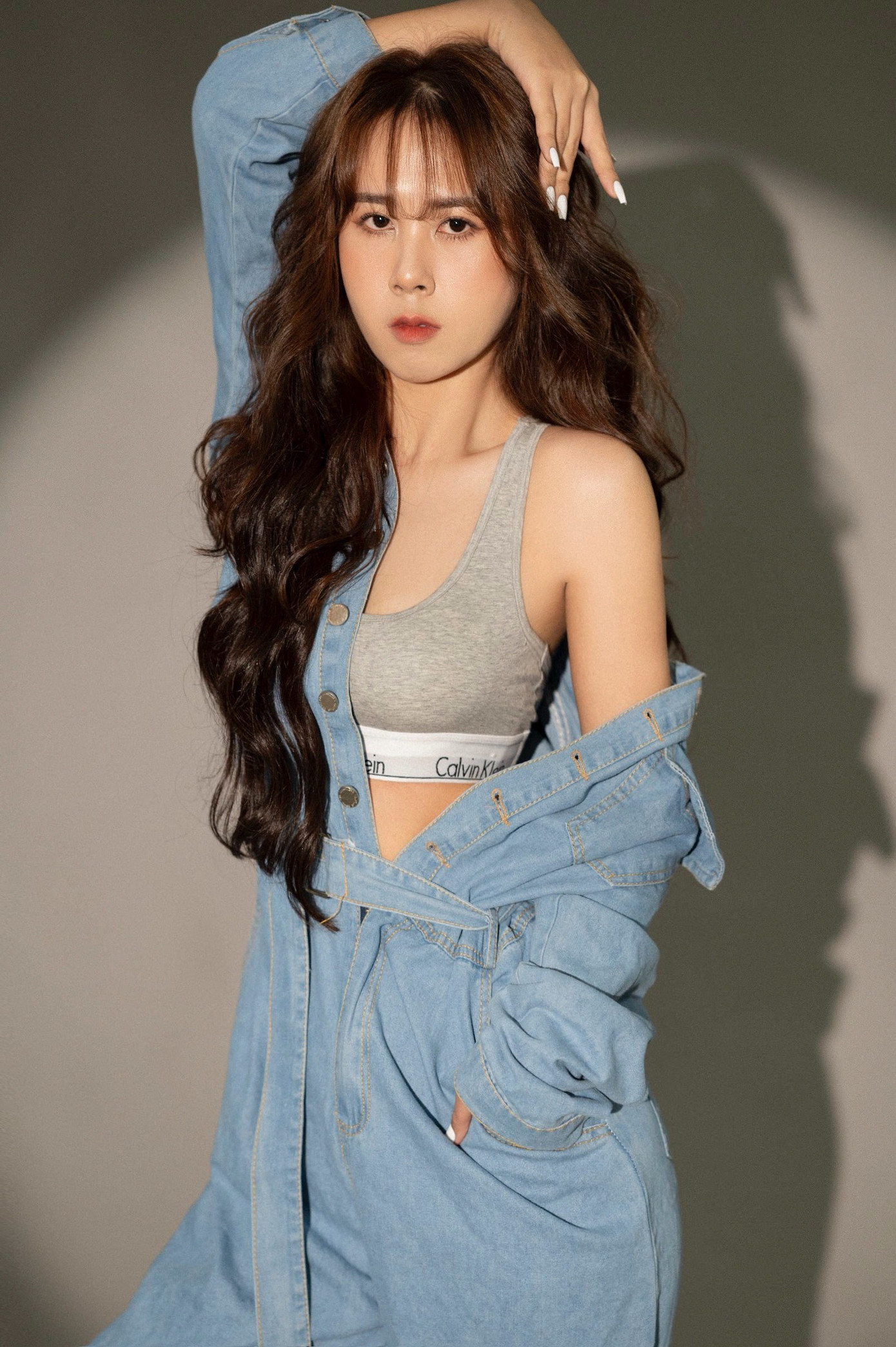 Với Nguyễn Vân, để trở thành một hair stylist chuyên nghiệp nếu chỉ có sáng tạo thôi là chưa đủ, mà nó còn cần đòi hỏi nhiều yếu tố khác. Với Nguyễn Vân, để trở thành một hair stylist chuyên nghiệp nếu chỉ có sáng tạo thôi là chưa đủ, mà nó còn cần đòi hỏi nhiều yếu tố khác.