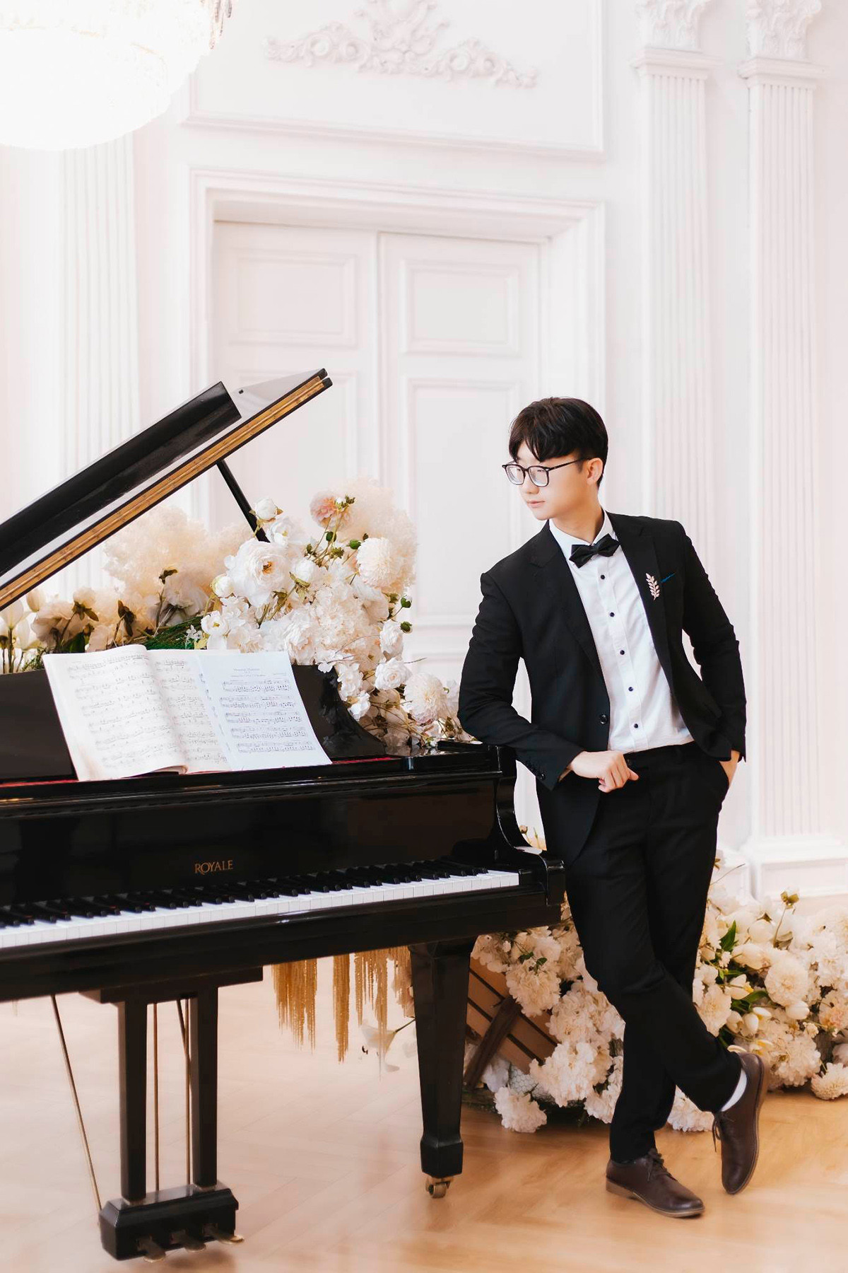 Nhật Anh tốt nghiệp Học viện Âm nhạc Hannover tại Đức (Hochschule für Musik Hannover). Nhật Anh tốt nghiệp Học viện Âm nhạc Hannover tại Đức (Hochschule für Musik Hannover).