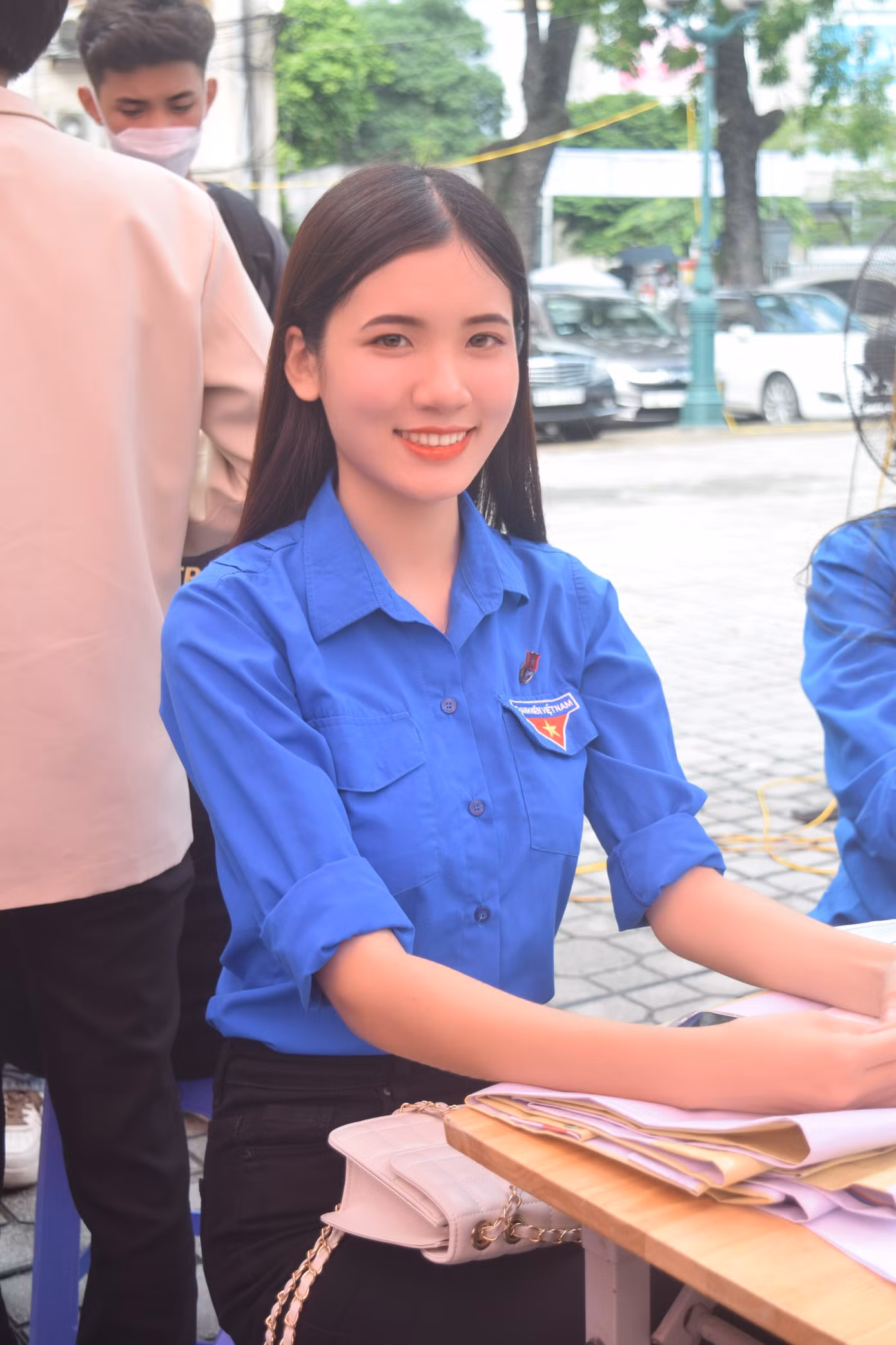Đến với hoạt động Đoàn như một cơ duyên, thanh xuân của Như Quỳnh trở nên tươi đẹp nhờ gắn bó với Đoàn. Đến với hoạt động Đoàn như một cơ duyên, thanh xuân của Như Quỳnh trở nên tươi đẹp nhờ gắn bó với Đoàn.
